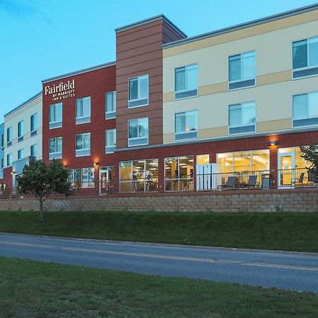 Fairfield Inn & Suites Marquette Exterior photo